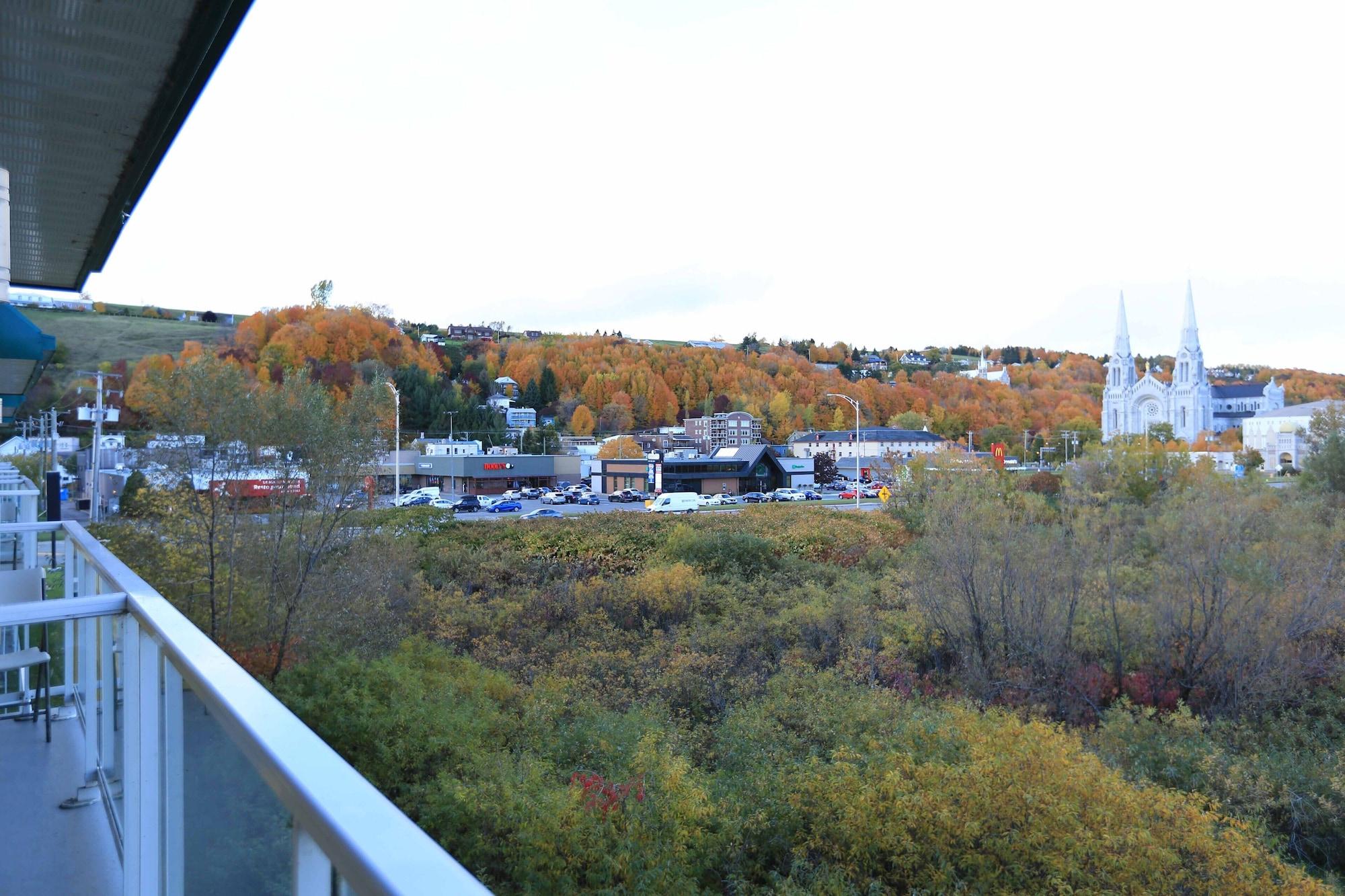 Quality Suites Sainte-Anne-de-Beaupré Εξωτερικό φωτογραφία