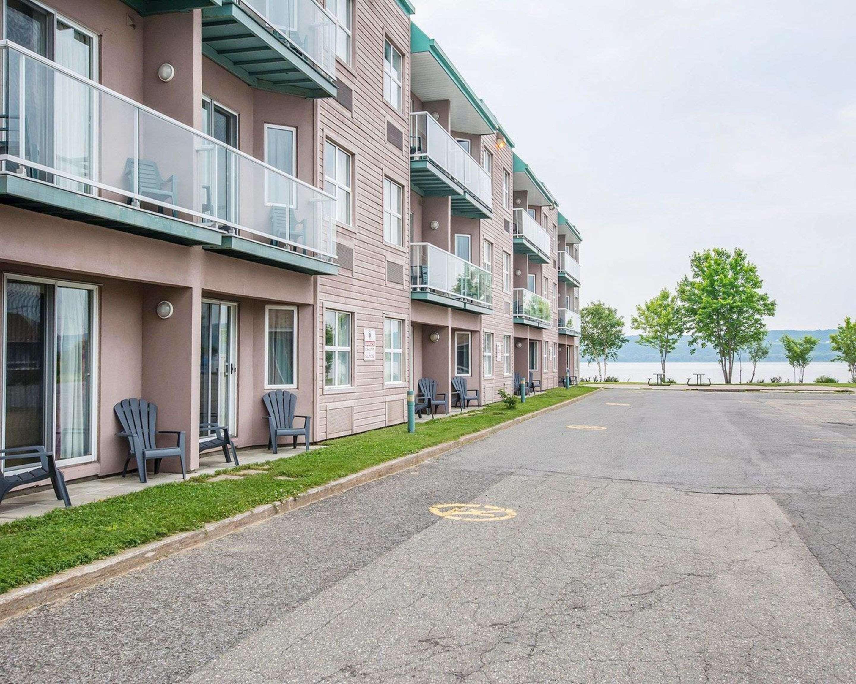 Quality Suites Sainte-Anne-de-Beaupré Εξωτερικό φωτογραφία